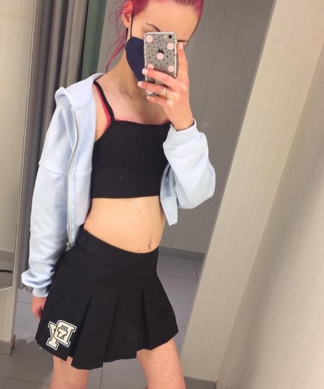 Photo nue de fuite OnlyFans de Ginagzuz
