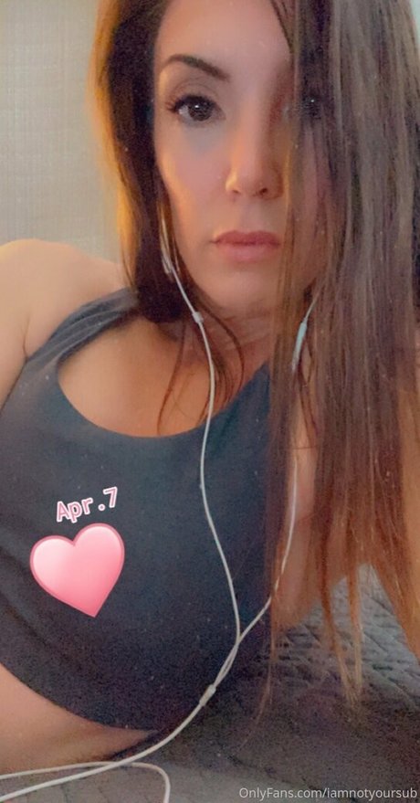 Photo nue de fuite OnlyFans de Iamnotyoursub