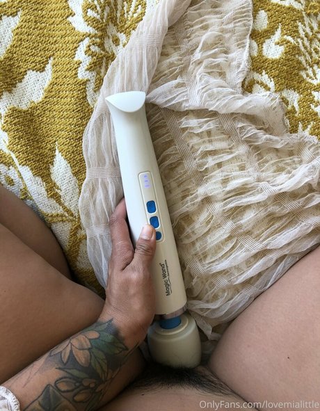 Photo nue de fuite OnlyFans de Lovemialittle