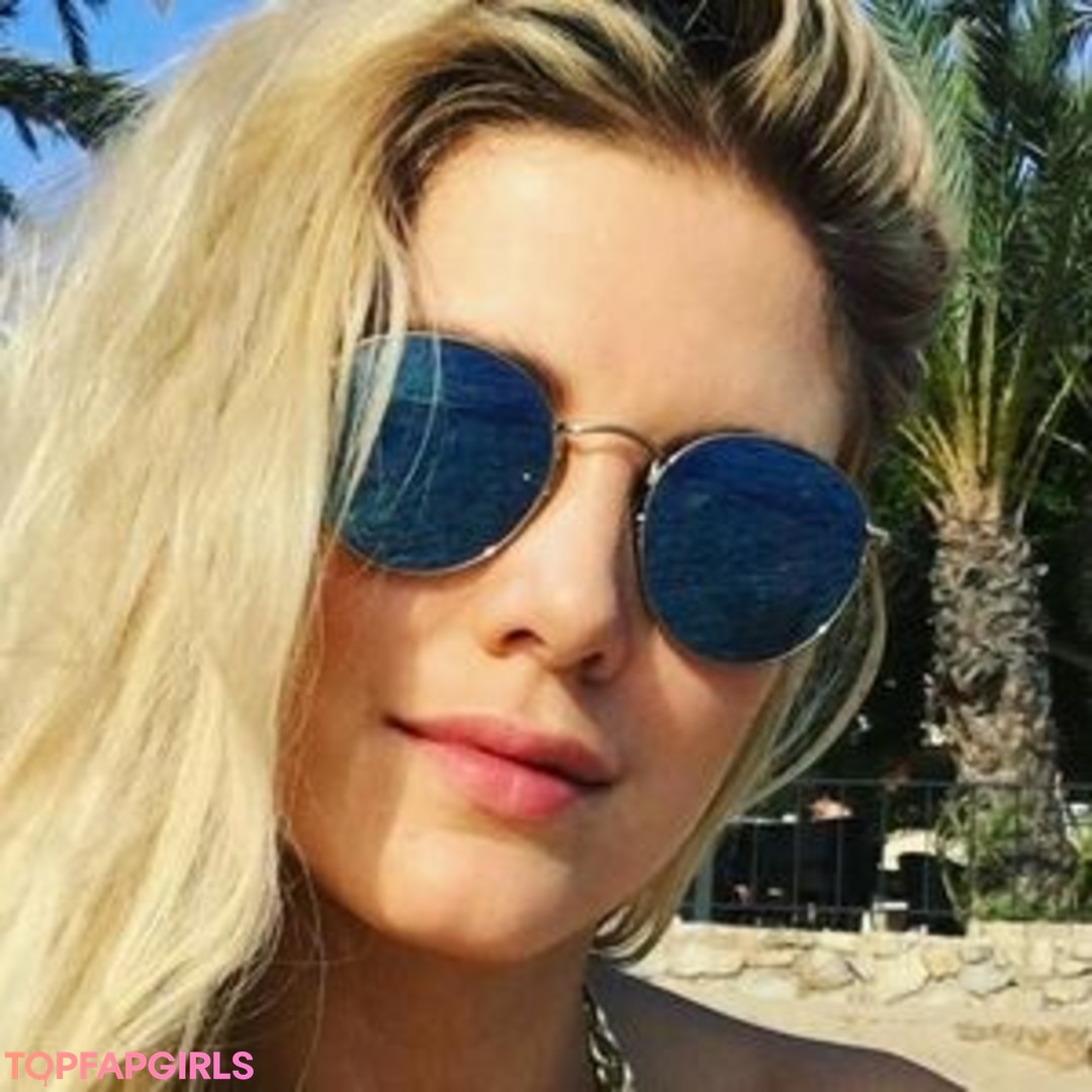 Photo nue de fuite OnlyFans de Ashley Louise James #27 Photo nue de fuite OnlyFans de Ashley Louise James #27