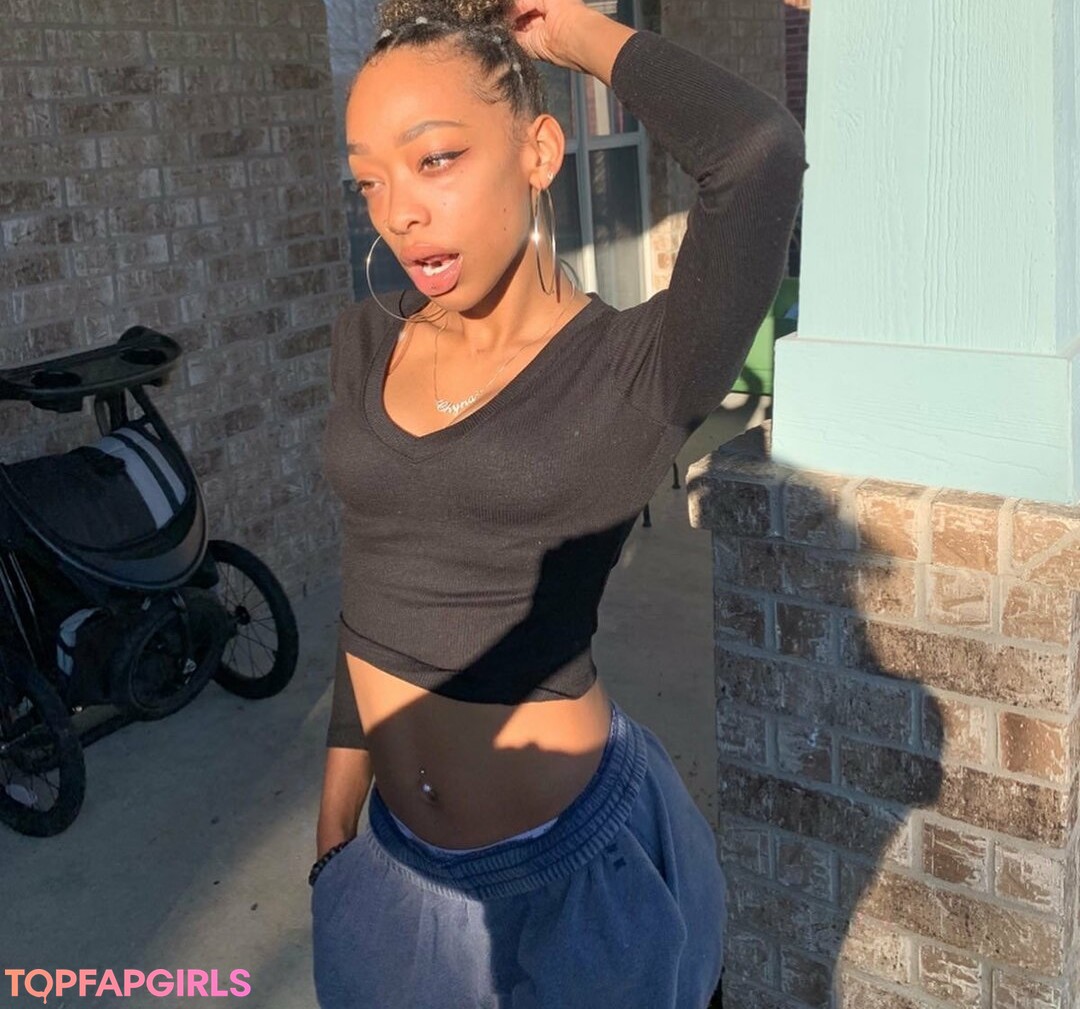 Photo nue de fuite OnlyFans de Chynaunique #3 Photo nue de fuite OnlyFans de Chynaunique #3