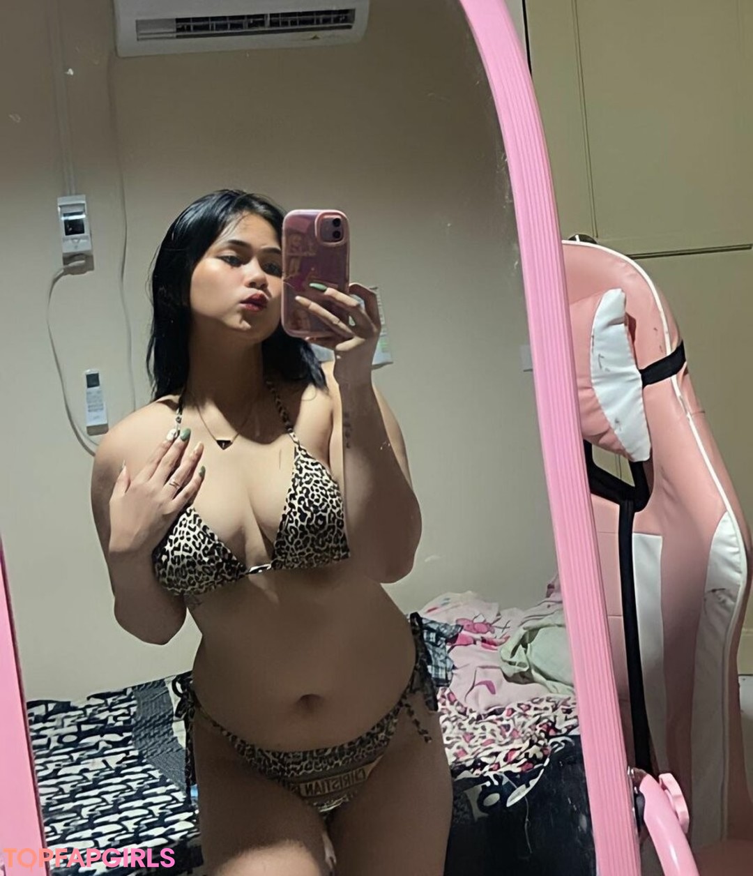 Photo nue de fuite OnlyFans de Emie Jean Ubanan #1 Photo nue de fuite OnlyFans de Emie Jean Ubanan #1