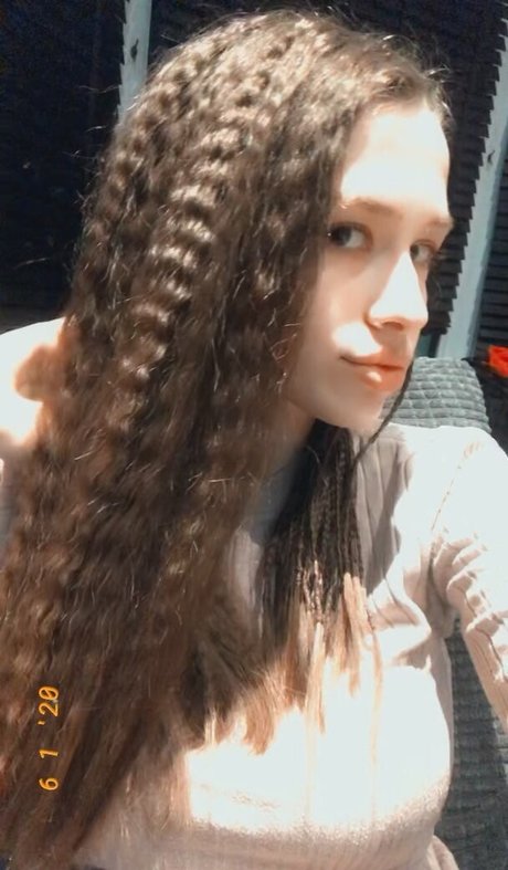 Chloe Carter