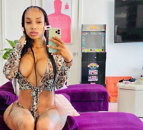 Photo nue de fuite OnlyFans de Flyyytattedsky