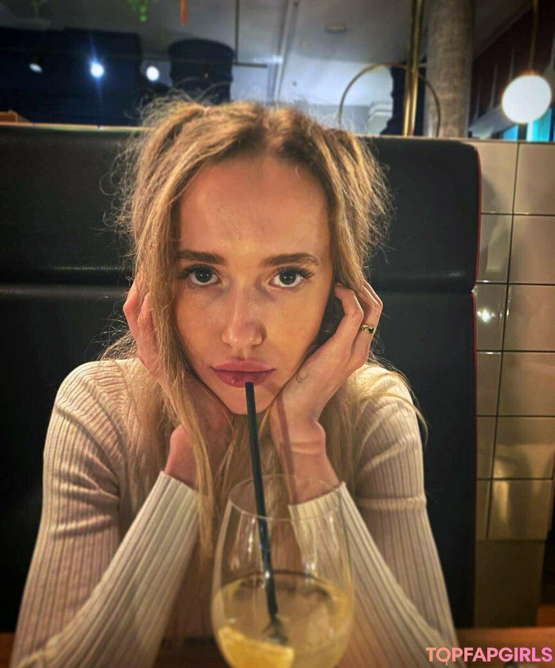 Photo nue de fuite OnlyFans de Lollybella #2 Photo nue de fuite OnlyFans de Lollybella #2