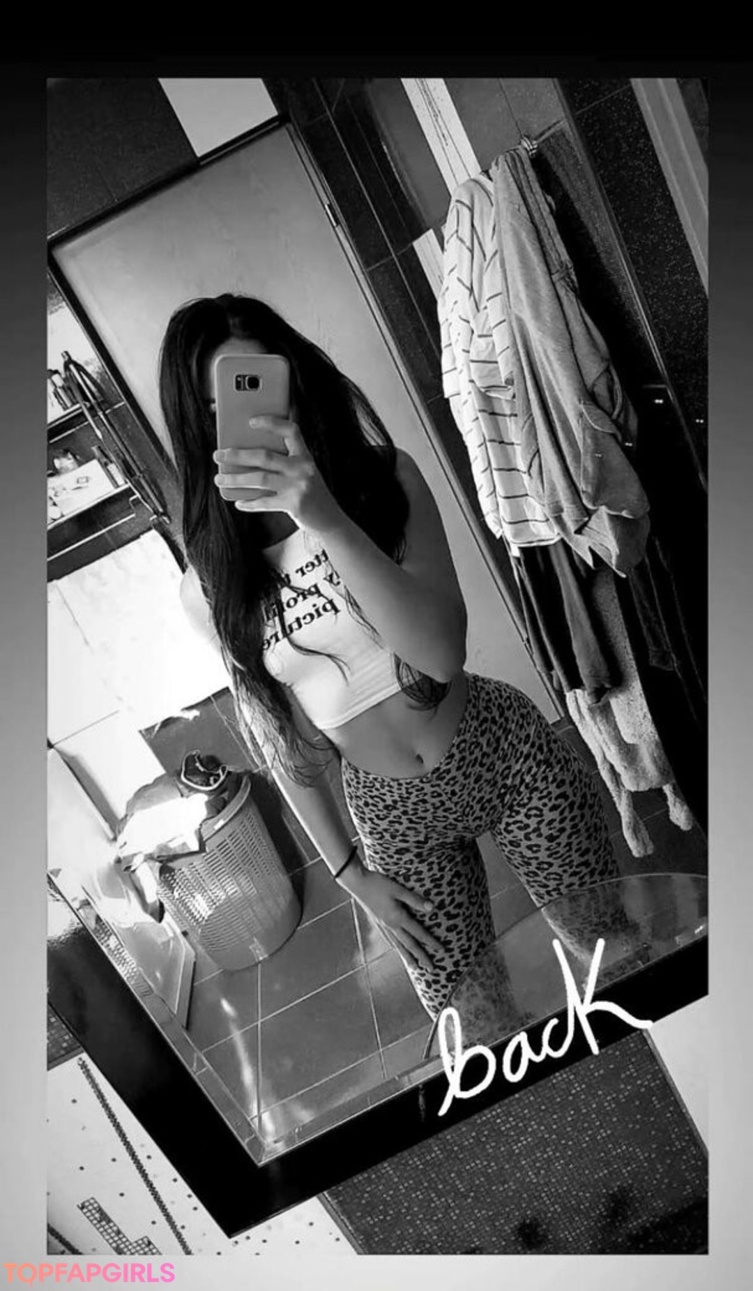 Photo nue de fuite OnlyFans de Mates Madalina #5 Photo nue de fuite OnlyFans de Mates Madalina #5