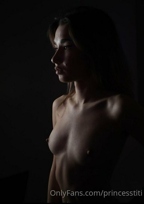 Photo nue de fuite OnlyFans de Taytayhein