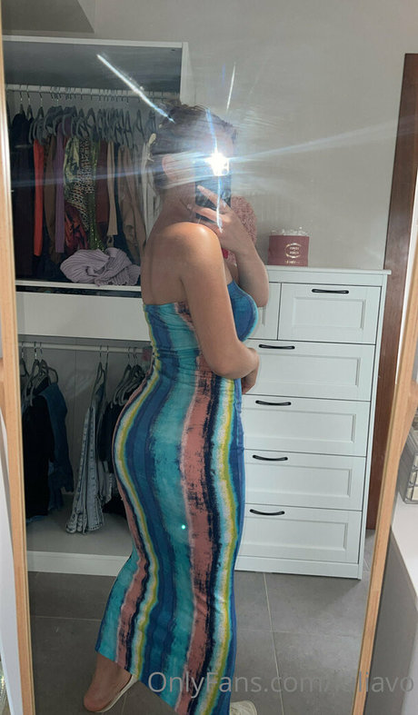 Photo nue de fuite OnlyFans de Iuliavo