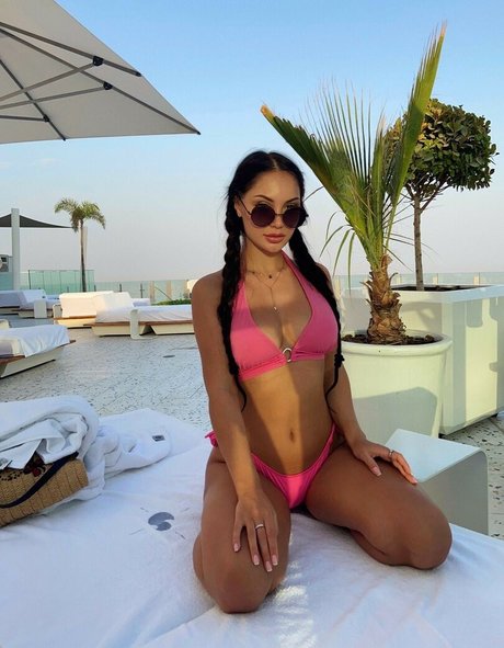 Photo nue de fuite OnlyFans de Kristina Azaronak