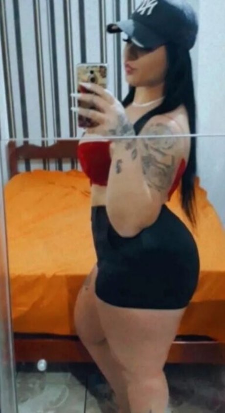 Photo nue de fuite OnlyFans de Mari Santos