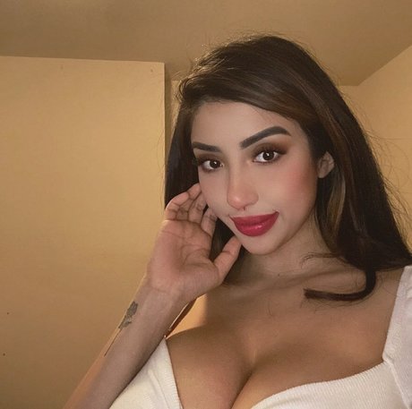 Alexandra Nicole