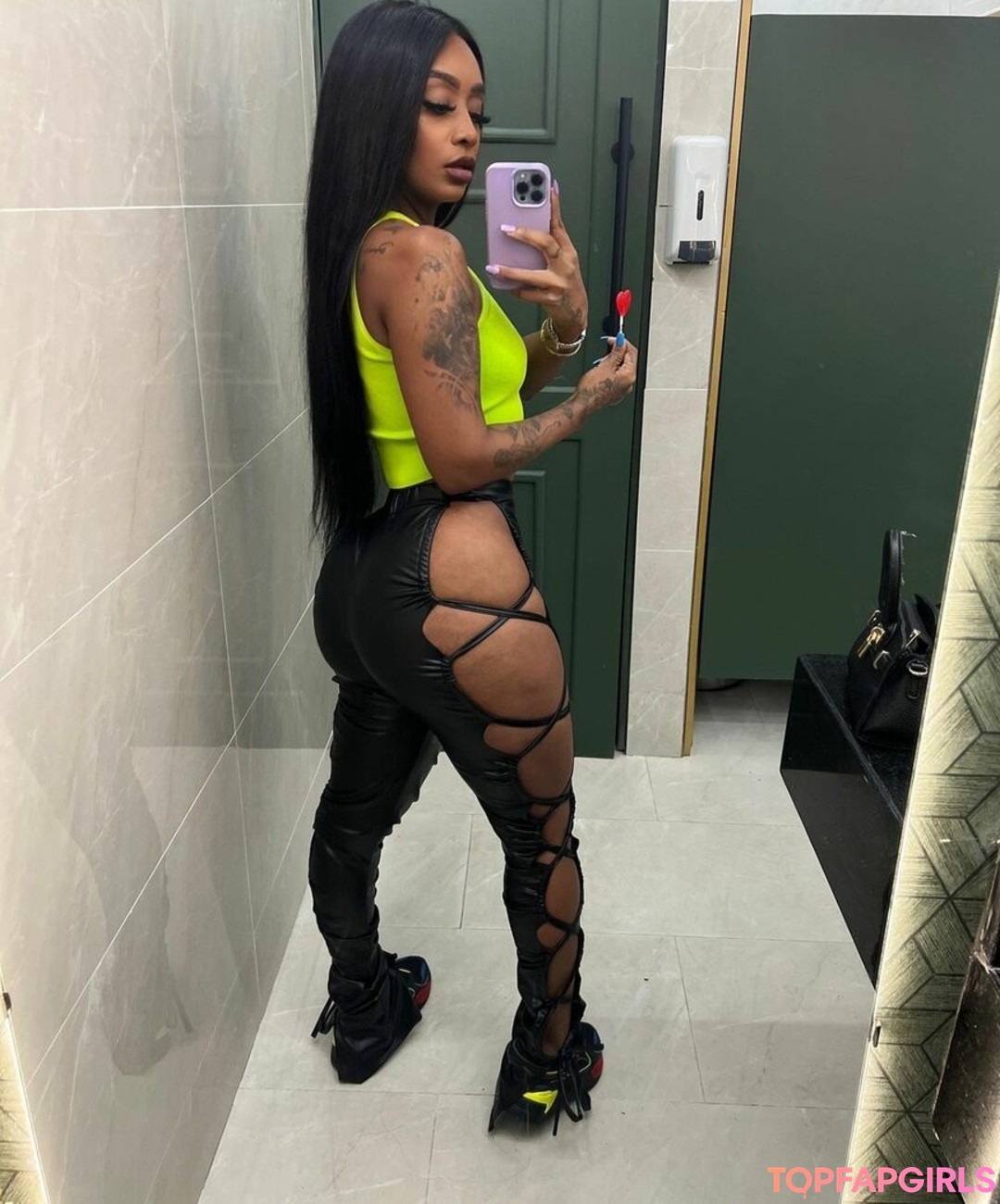 Photo nue de fuite OnlyFans de Cathiimedialuna #77 Photo nue de fuite OnlyFans de Cathiimedialuna #77