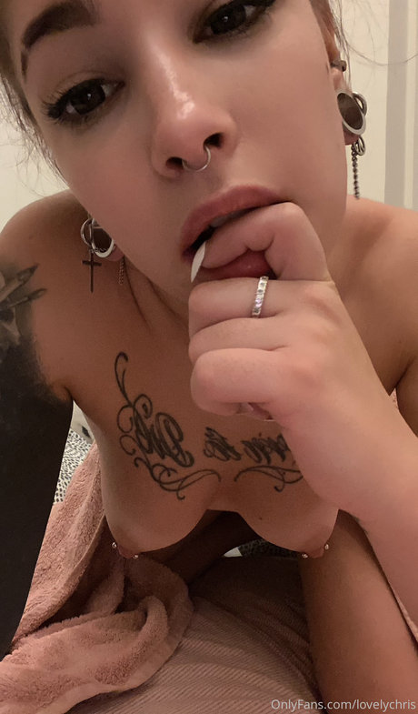 Photo nue de fuite OnlyFans de Lovelychris