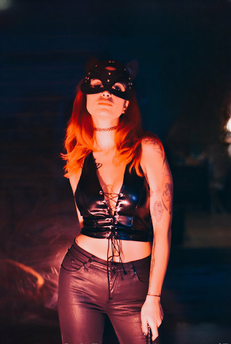 Queen Red