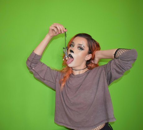 Scarlett_vera