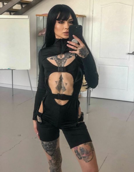 Photo nue de fuite OnlyFans de Vakhanalia