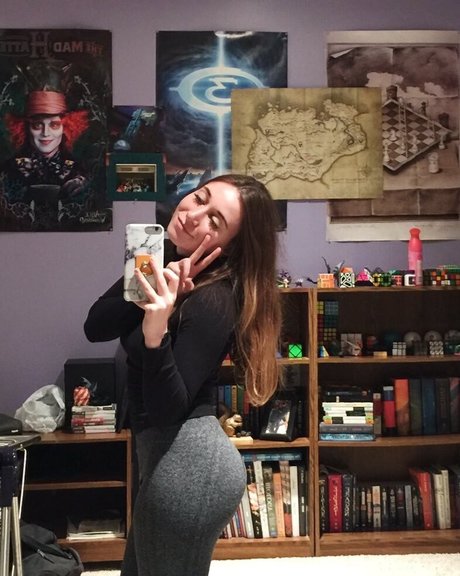 Angelica Trae