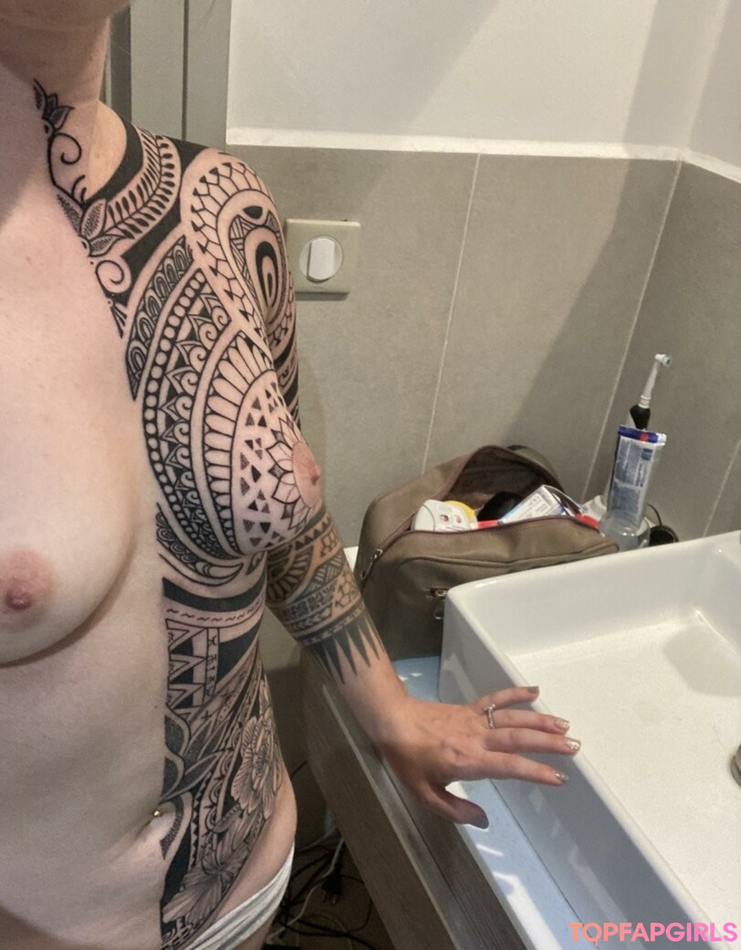 Photo nue de fuite OnlyFans de Mmm4445 #37 Photo nue de fuite OnlyFans de Mmm4445 #37
