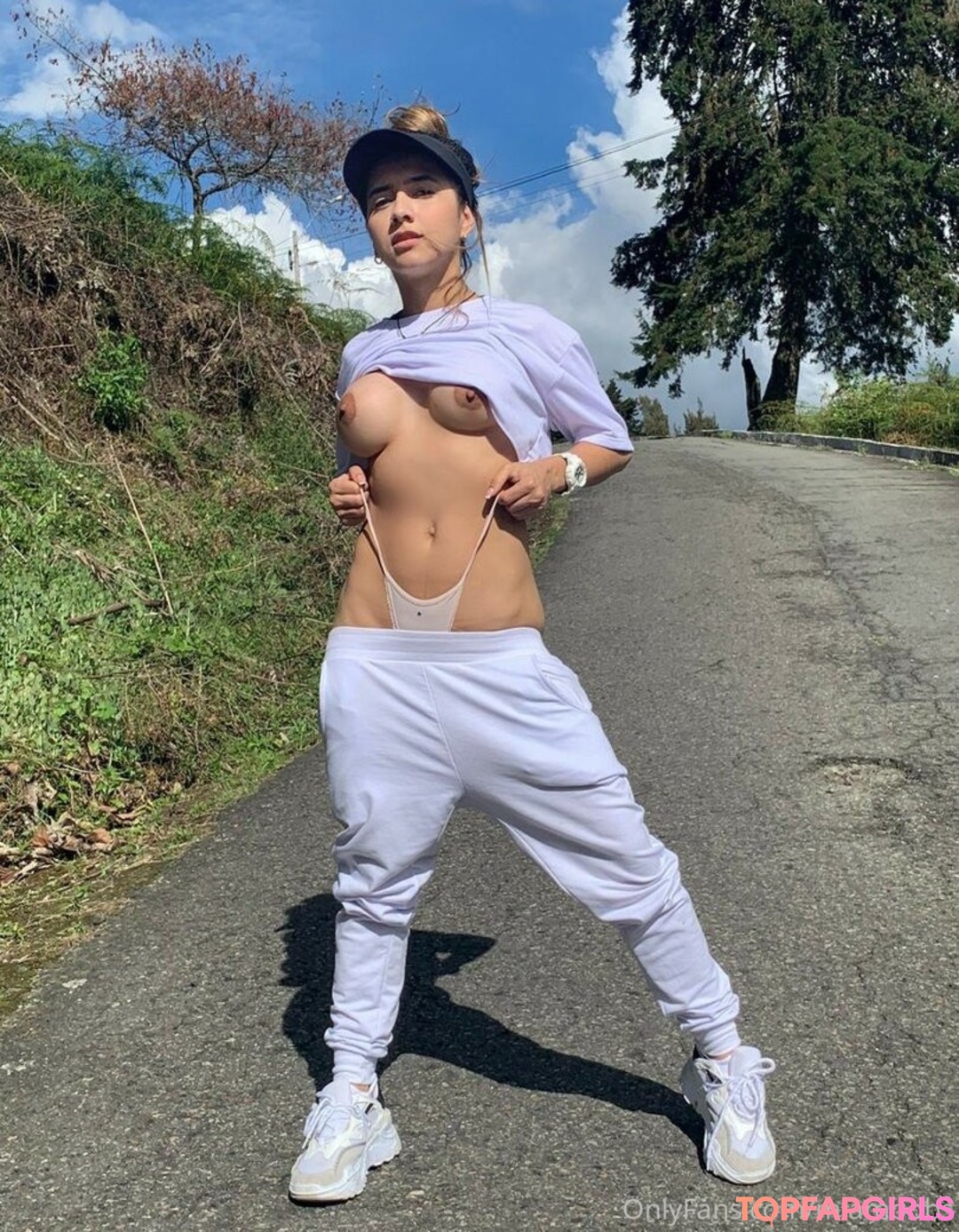 Photo nue de fuite OnlyFans de Miamoobs #22 Photo nue de fuite OnlyFans de Miamoobs #22