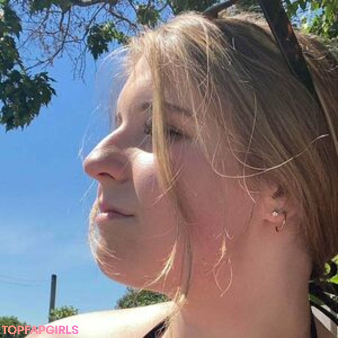 Photo nue de fuite OnlyFans de Emlepage18 #13 Photo nue de fuite OnlyFans de Emlepage18 #13