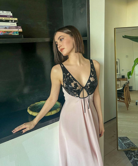 Photo nue de fuite OnlyFans de Maude Apatow