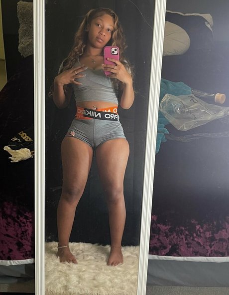 Photo nue de fuite OnlyFans de Nicoleniyah