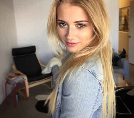 Photo nue de fuite OnlyFans de Alena Savostikova