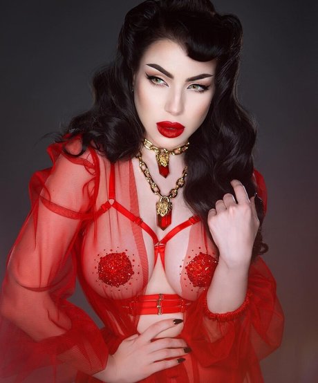 Photo nue de fuite OnlyFans de Threnody In Velvet