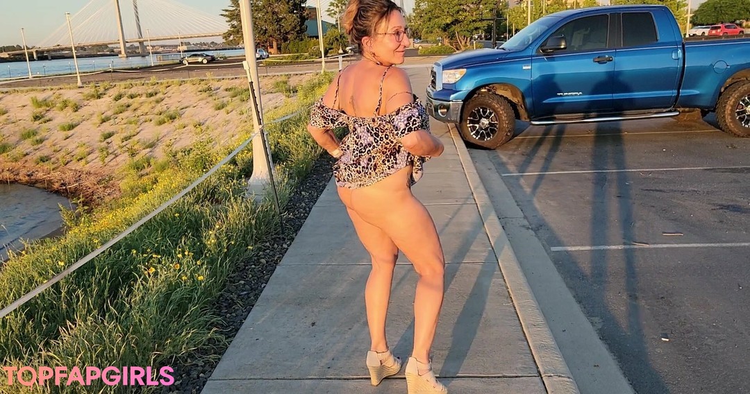 Photo nue de fuite OnlyFans de Bikinimilfmom55 #16 Photo nue de fuite OnlyFans de Bikinimilfmom55 #16