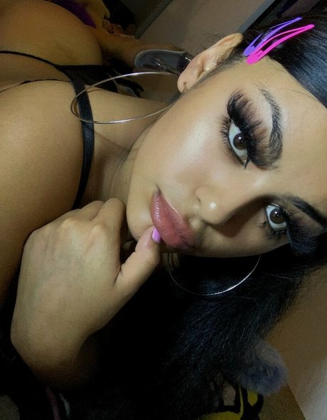 Photo nue de fuite OnlyFans de Rosalbanaomi