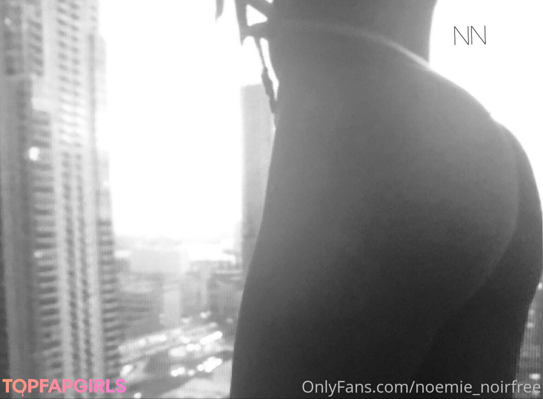 Photo nue de fuite OnlyFans de Noemienoirfree #30 Photo nue de fuite OnlyFans de Noemienoirfree #30