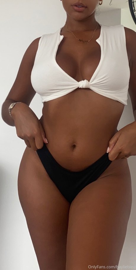 Photo nue de fuite OnlyFans de Bayliebleu