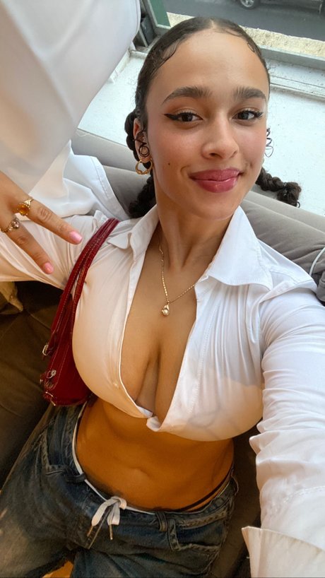 Photo nue de fuite OnlyFans de Sarina
