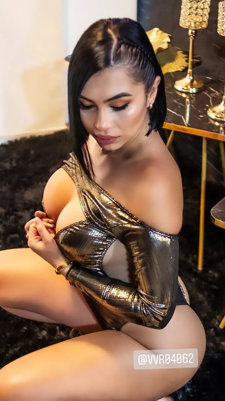 Colombiana Bombshell Mel