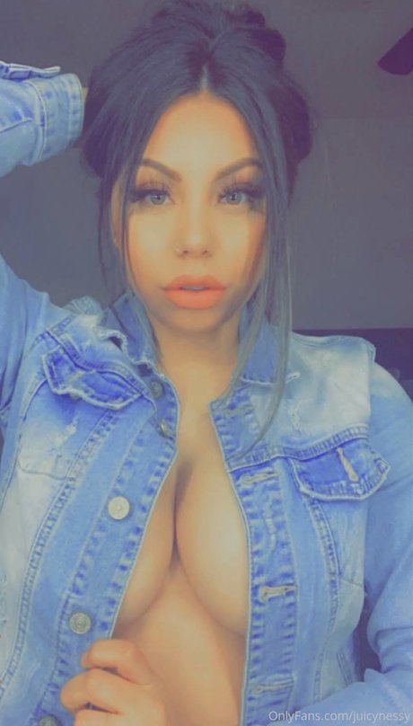 Photo nue de fuite OnlyFans de Yanxeann
