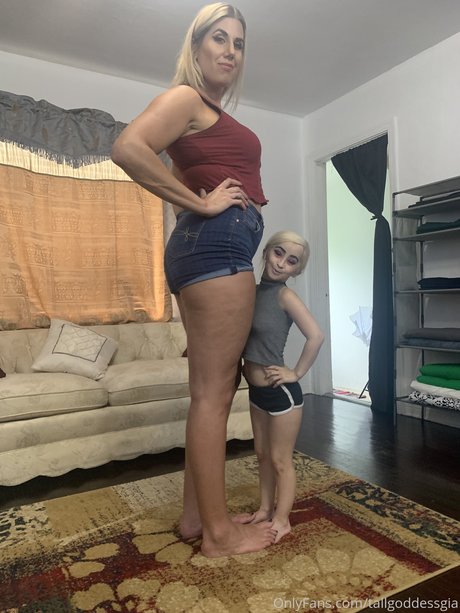 Photo nue de fuite OnlyFans de Tall Goddess Gia