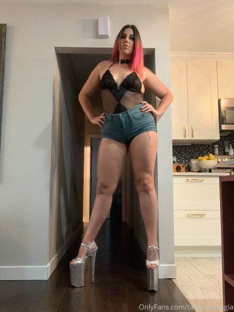 Photo nue de fuite OnlyFans de Tall Goddess Gia