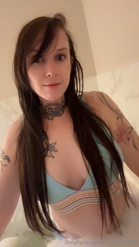 Mia Jade6699