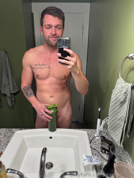 Photo nue de fuite OnlyFans de Daxx James