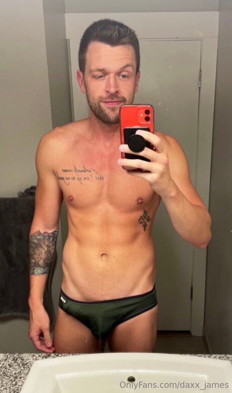 Daxx James