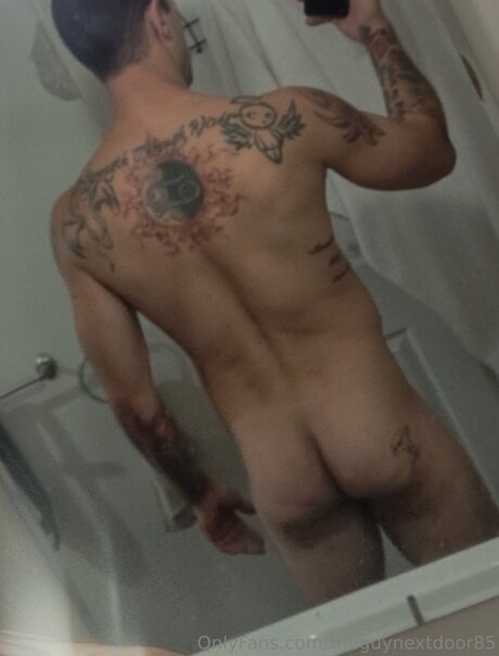 Theguynextdoor85