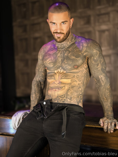 Photo nue de fuite OnlyFans de Tobias Bleu