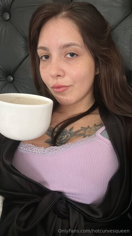 Photo nue de fuite OnlyFans de hotcurvesqueen