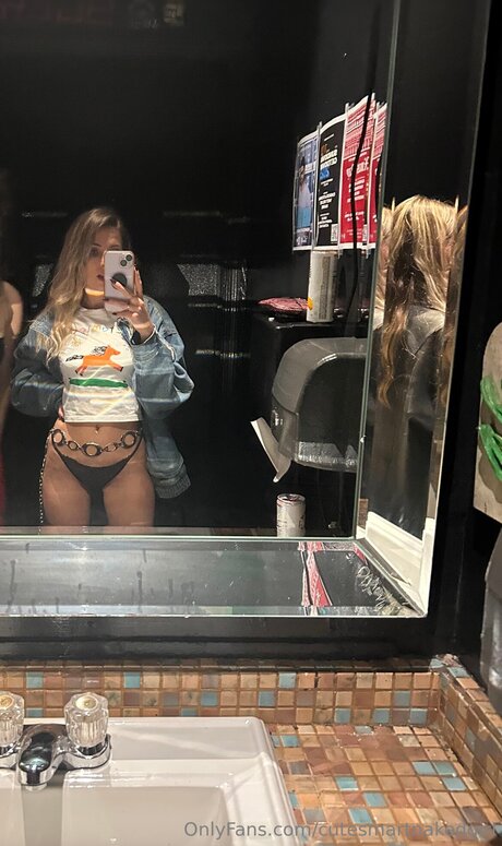 Cutesmartnudegirl