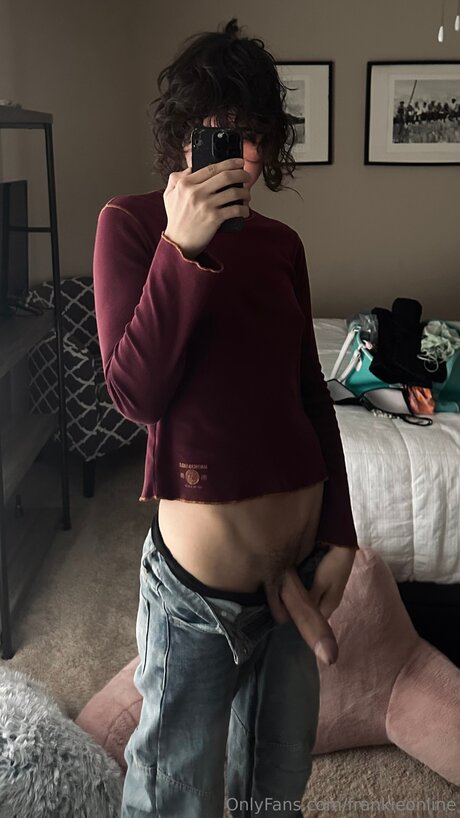Photo nue de fuite OnlyFans de Frankieonline