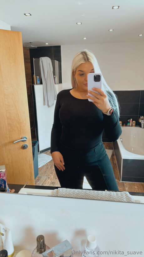 Photo nue de fuite OnlyFans de Nikita Suave