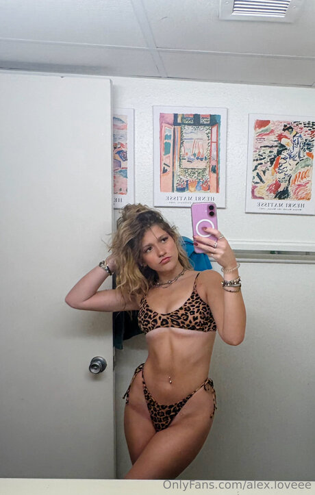 Photo nue de fuite OnlyFans de Alex Loveee