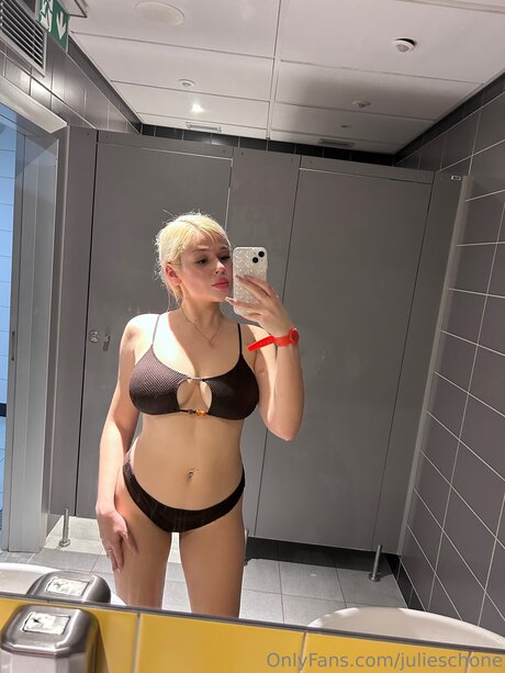 Photo nue de fuite OnlyFans de Julieschone
