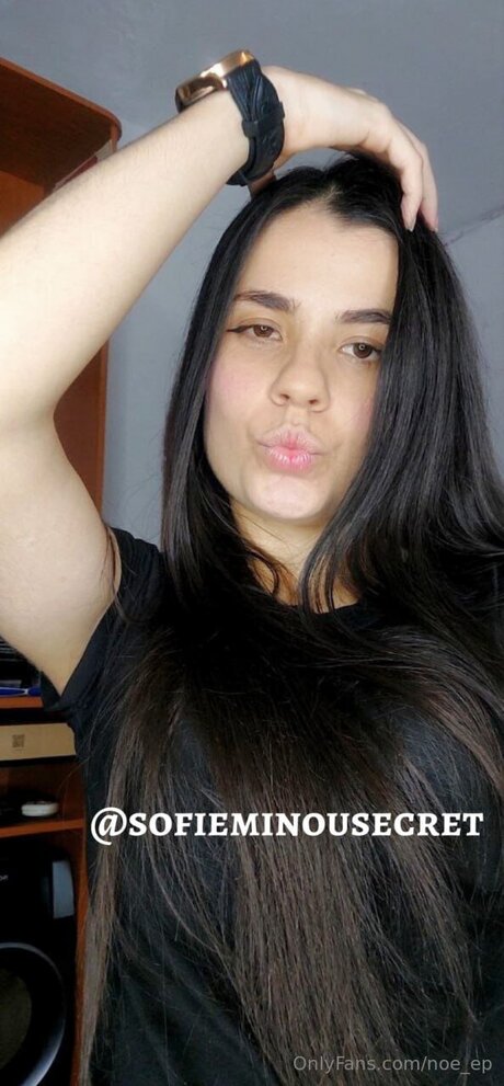 Brunetterubi70