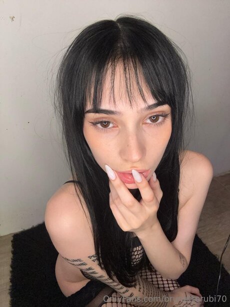 Brunetterubi70